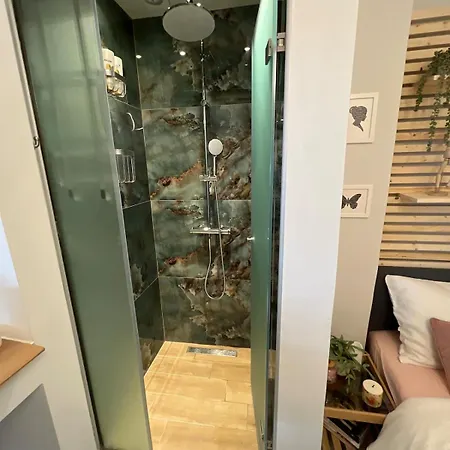 Hi Speed Wifi, Centre Flat Апартаменты *